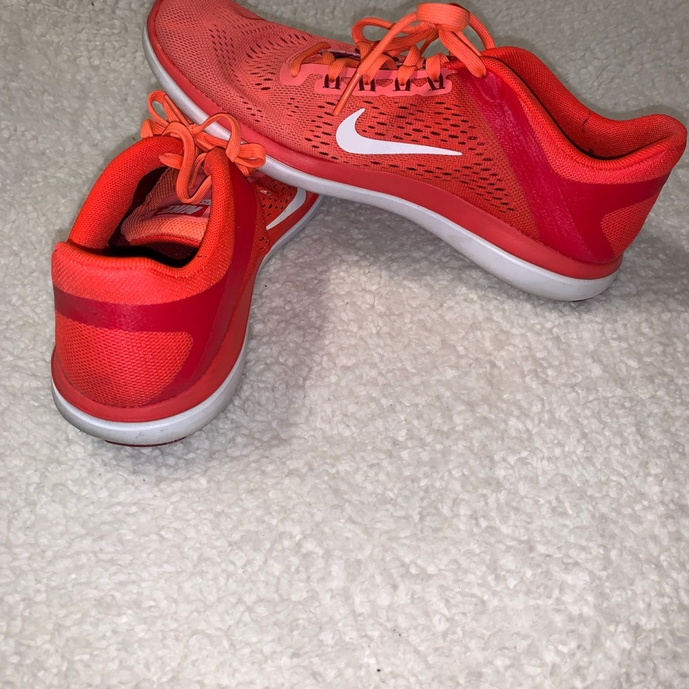 Ladies running/workout shoes